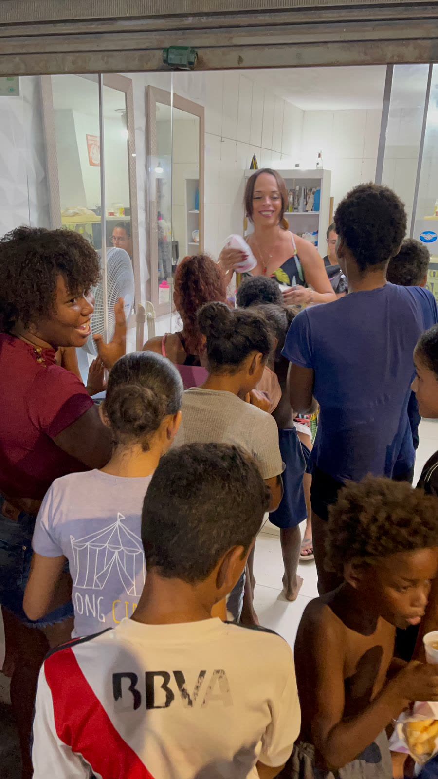 Crianças brincando durante o evento no Terreirão.